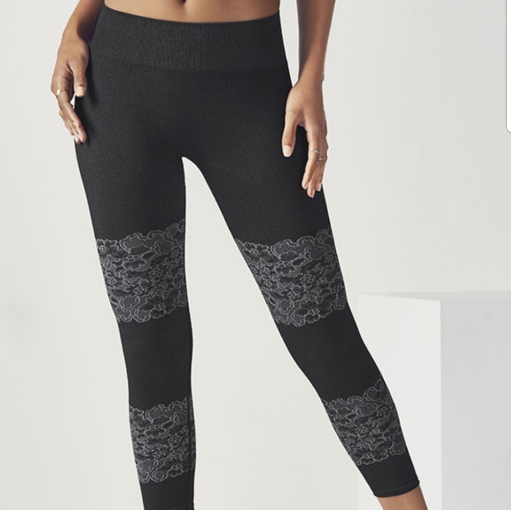 Fabletics Seamless Printed Capri Leggings
